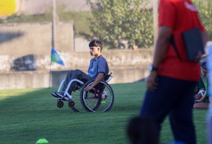 O motor emocional de Juninho Jatobá é a tensão entre a imobilidade física e a hiperatividade mental.