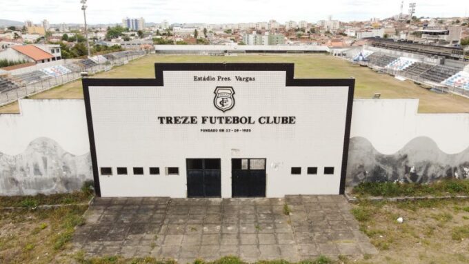 Fachada do estadio Presidente Vargas